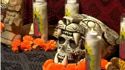 Unique altars at Arte Américas for Día de Muertos