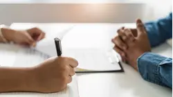 Study finds AI gives men and women different salary negotiation advice