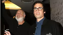 Divulgan nuevos detalles del asesinato a puñaladas del actor y realizador Rob Reiner y su esposa