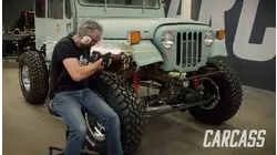 Los neumáticos grandes de la Jeep Junk Mail significan más espacio para la carrocería
