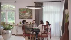 22 The Queen of News