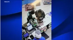 2 people rob food mart at Visalia gas station, police say