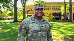 Imponen cargos a quien vendió por 100 dólares arma homicida al atacante de la universidad