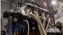 El Ford 445 FE del chatarrero recibe una EFI moderna
