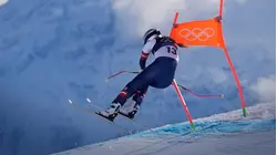 Lindsey Vonn's heartbreak as she crashes during race, airlifted to hospital