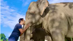 Thailand: Sharing Smiles