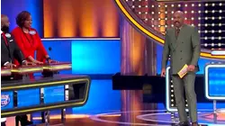 Quinae's pool guy does what to her bottom?! | Family Feud