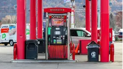 News of Potential US-Iran Deal Sends Gas Prices in US Plunging