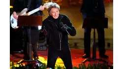 Brooklyn native Barry Manilow to have surgery for early-stage lung cancer