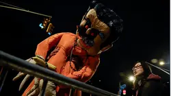 Venezolanos esperan la segunda audiencia de Maduro y Flores afuera de la corte de Manhattan