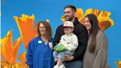 Atlanta Braves pitcher Dylan Lee reunites with Valley nurse who predicted he would be an athlete