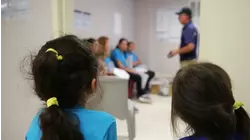 Familias inmigrantes detenidas con sus hijos en centros de ICE denuncian irregularidades