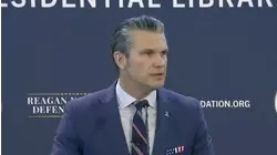 Hegseth no niega que habría tomado la decisión de atacar por segunda vez una presunta narcolancha