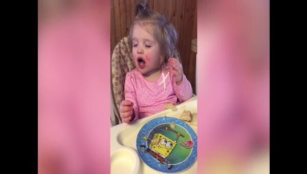 Baby Girl Has Great Impression Of A Monster Xumo Baby Girl Has Great Impression Of A