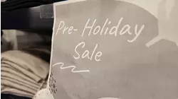 Experts: Record holiday spending to break trillion-dollar mark this year