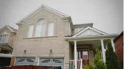 The Curved Glass Bathroom