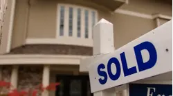 Mortgage rates fall to 4-week low as buyers weigh rent vs buy