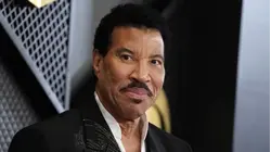 Lionel Richie admitted back to hospital