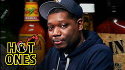 Michael Che Gs Up While Eating Spicy Wings | Hot Ones