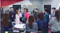 09 The Queen of News