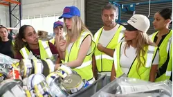 Lele Pons se suma a centro de acopio para ayudar a Venezuela