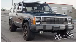 700 Horsepower '86 Jeep Wagoneer Monster Hits the Track