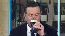 Watch Carson Daly try to 'split the G' on a glass of Guinness
