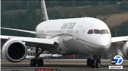 United flight heading to LAX diverted for cracked windshield