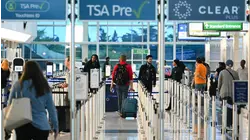 Cierre del Gobierno frustra los planes de miles de viajeros agobiados por retrasos y cancelaciones