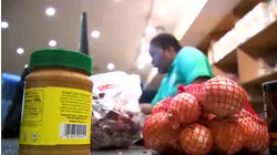 Food bank hosts third distribution for federal workers in Brooklyn
