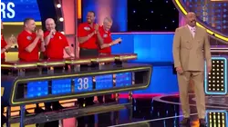 Steamy answer silences Steve Harvey at the podium!