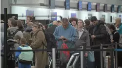 Travelers pack O'Hare ahead of Thanksgiving