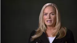 Deck the Halls with Murder