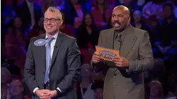 Joey goes TMI in Fast Money with mom in the audience.
