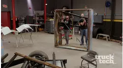 Instalando una cama de aluminio en un Chevy C10