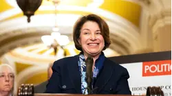 Sen. Amy Klobuchar to run for Minnesota governor after Walz ends reelection bid