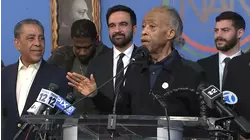 Mamdani joins Sharpton to distribute food on Thanksgiving