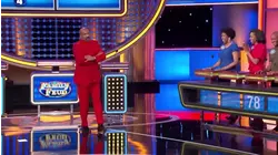 Steve Harvey throws his card at the podium!