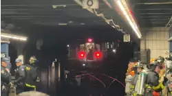 Two cars become detached from 4 train in the Bronx