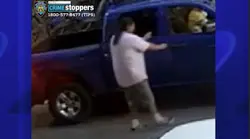 Suspects on the run after injuring 4 in knifepoint Brooklyn robbery