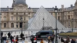 Traces of DNA found on helmets, gloves left behind by suspects at the Louvre: sources