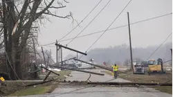 Tornados dejan daños en el centro y sureste de EE.UU. y más de 40,000 usuarios sin electricidad