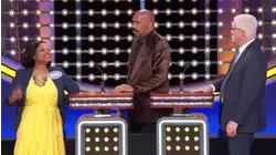 Steve Harvey's aunt keeps whaaat in her bra??