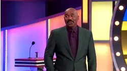Yuck. I ain't gonna smooch my pooch! | Family Feud