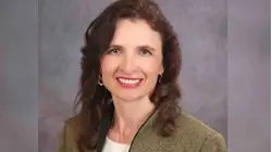 "Mantengo lo que dije": funcionaria escolar de California justifica sus comentarios antiinmigrantes