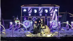 Holiday light show in Centereach sets the stage for a surprise proposal