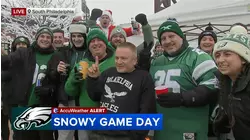 Fans brave snowy conditions for Eagles tailgate