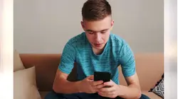 Study finds 'Goldilocks window' for kids on social media