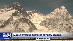 Record-breaking day on Everest: 274 climbers reach the summit in a single day