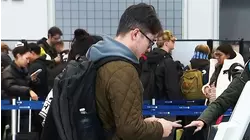 Muchos viajeros han tenido que reajustar sus viajes por el mal tiempo invernal en Chicago